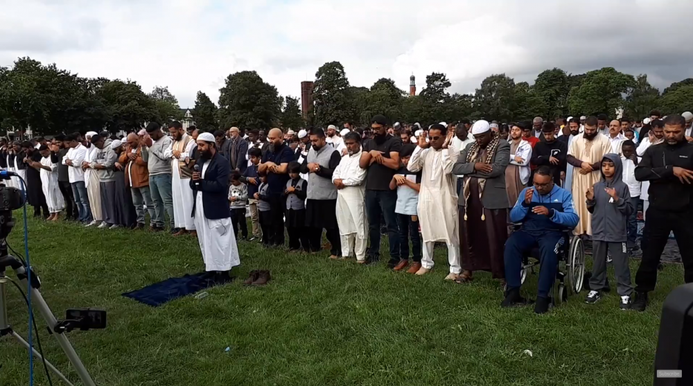 VIDEO: Eid al-Adha prayers in Small Heath Park in Birmingham