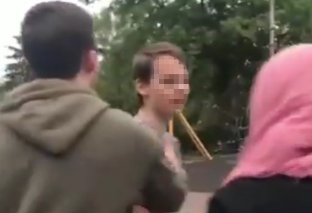“I’m going to stab you!” – Racist yobs assault Muslim family in Wolverhampton park