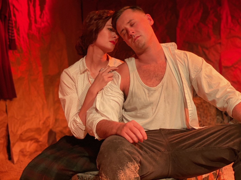 REVIEW: Bearing heart and ‘sole’, Bonnie and Clyde wows audience in intimate stage play