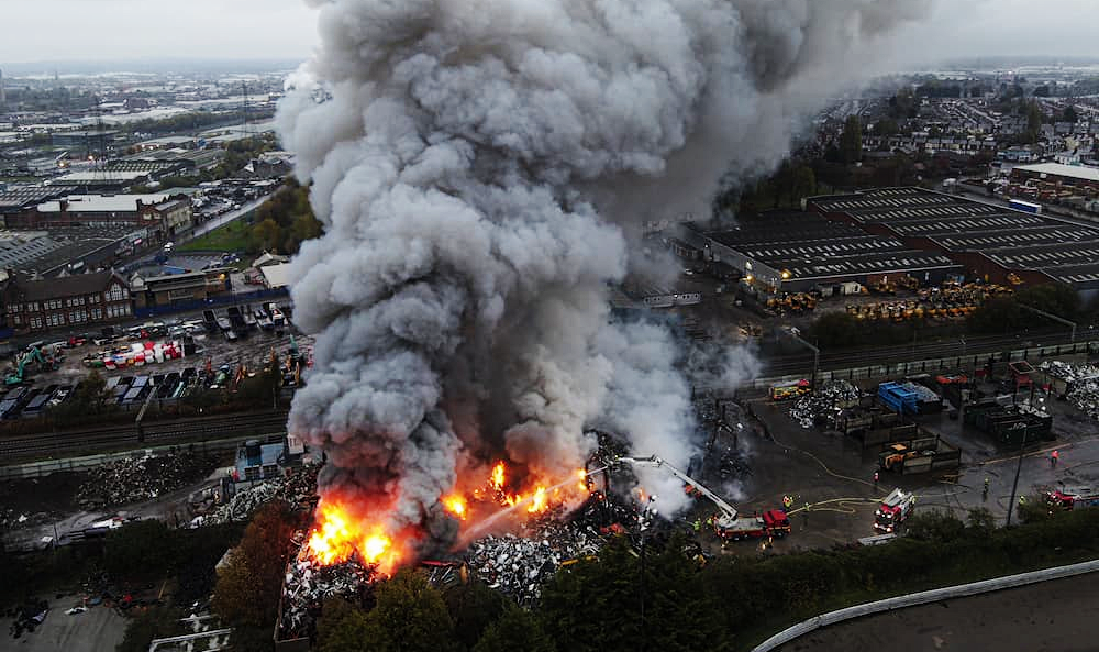 Dramatic scenes as Birmingham scrapyard engulfed in flames