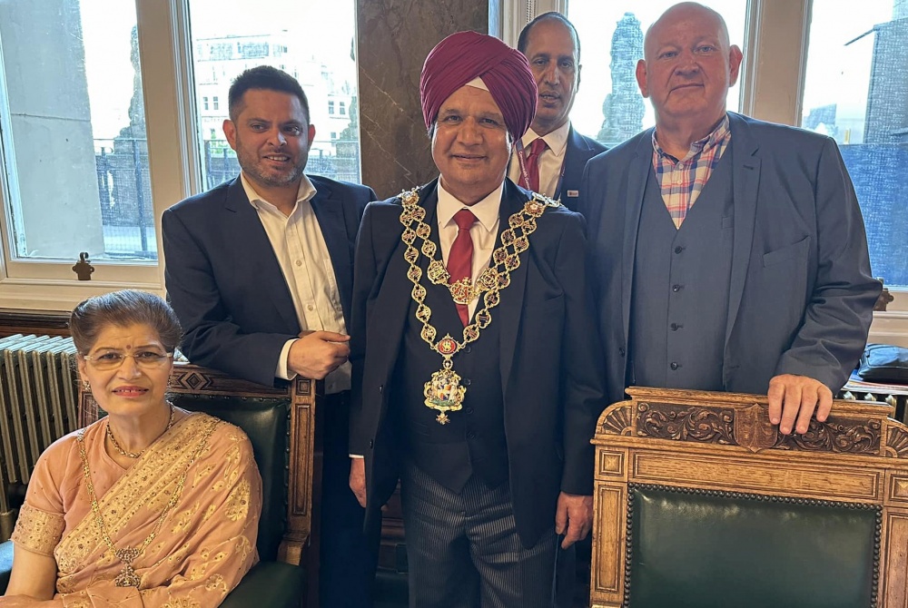 The first ever British-Indian Lord Mayor of Birmingham takes office