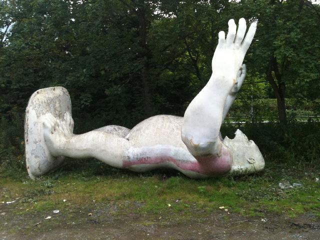 The original Birmingham Kong statue was discovered damaged and lying on its back in Penrith in 2011