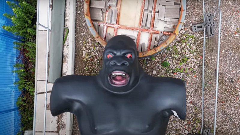 Some paint damage is visible where Kong's left arm was detached 